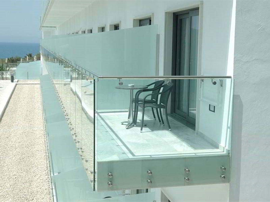 حفاظ بالکن شیشه ای - شرکت شیشه ساختمانی دیجی کالا