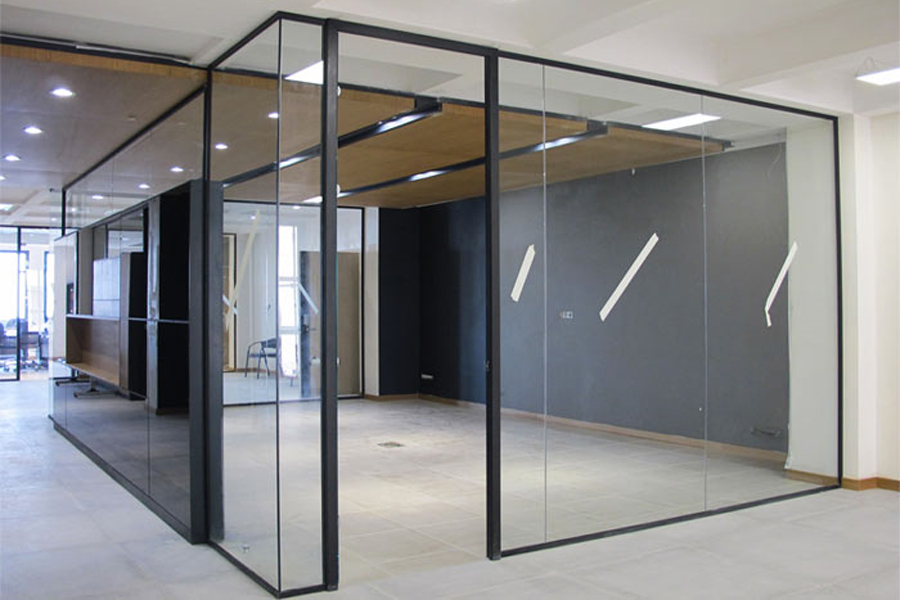 پارتیشن شیشه ای تک جداره - شرکت شیشه ساختمانی زیما